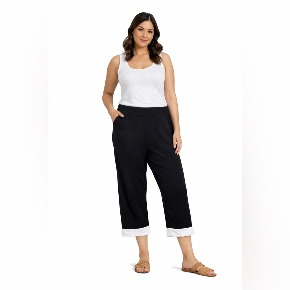 Torrid NWT Black & White Pull On Crop Pants Size 6X Sherpa Cuff 24.5” In…
